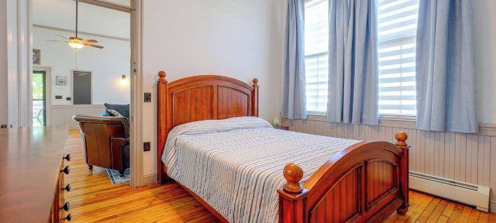 Near Bates & Bowdoin Colleges + Local Nature Park! Hotels in Androscoggin County