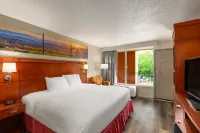 Days Inn by Wyndham Knoxville East - Parking