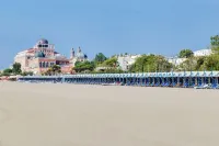 Hotel la Meridiana - Bãi biển
