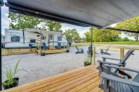 7 Mi to Lake! Glamping Experience in Hermitage - Wifi