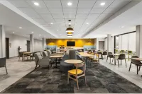 Home2 Suites by Hilton Indianapolis North at Intech Park - プール