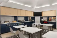 TownePlace Suites Chicago Naperville - Gym
