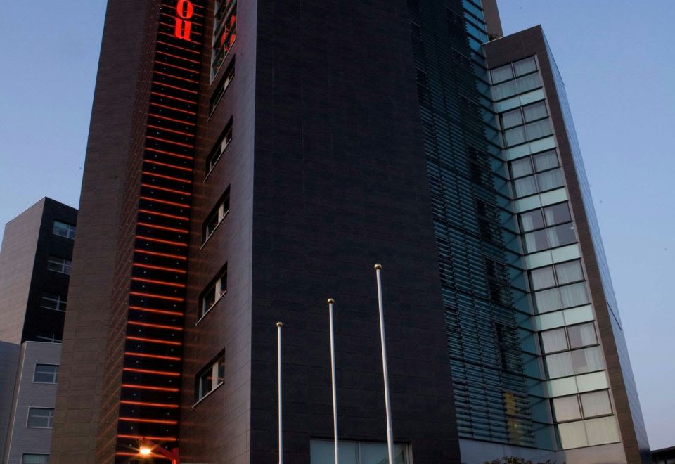 Hotel For You - Housity