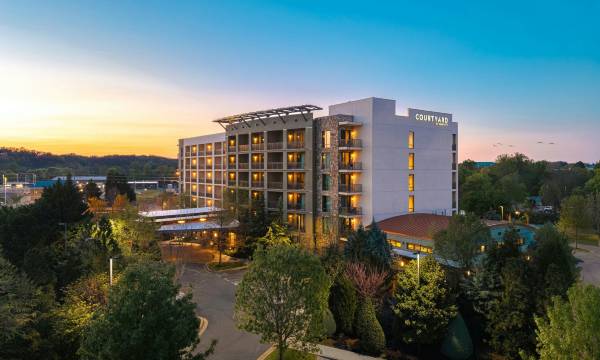 Courtyard Pigeon Forge