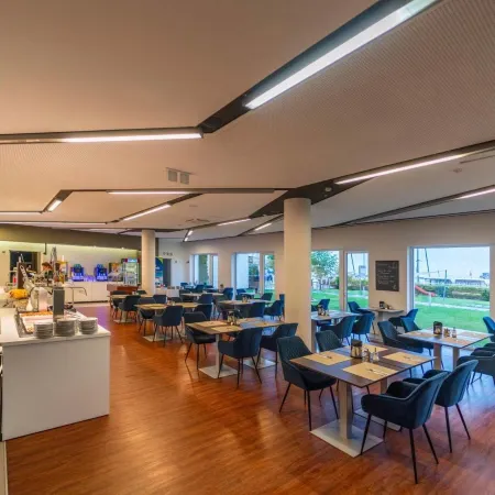 Hotel Yacht Wellness & Business