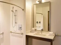 Four Points by Sheraton Coral Gables Hotels near CocoWalk