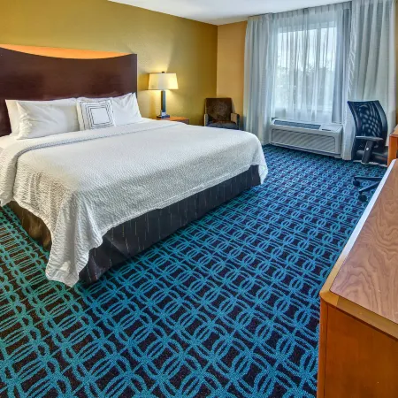 Fairfield Inn & Suites Naples