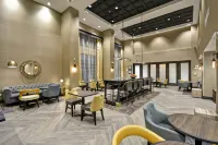 Hampton Inn & Suites Detroit/Warren - 2-Star