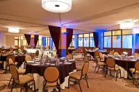 Sheraton Detroit Novi Hotel - Pools