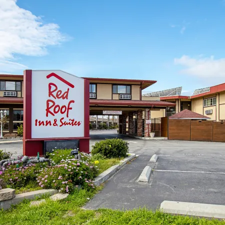 Red Roof Inn & Suites Monterey
