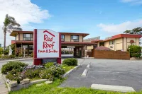 Red Roof Inn & Suites Monterey - parking