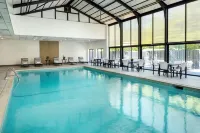 DoubleTree by Hilton Princeton - Pool