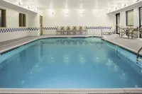 Hampton Inn Findlay - Pools
