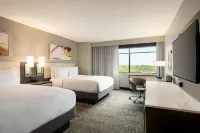 DoubleTree by Hilton St. Paul East - parking