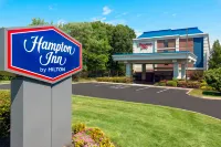 Hampton Inn Hartford-Airport - parking