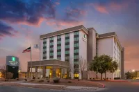 Embassy Suites by Hilton El Paso - Pet friendly