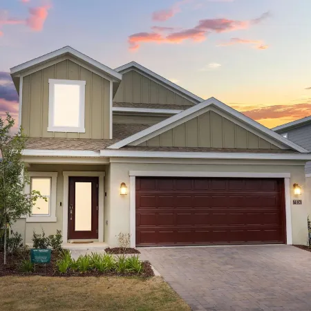 Stylish Home With Pool Hot Tub and Parking
