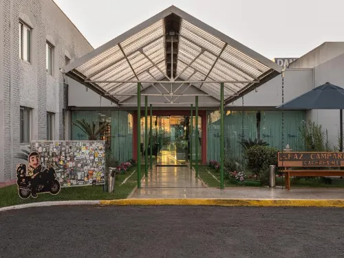 Hotel Dan Inn Uberaba & Convenções by Nacional Inn - Bãi đậu xe