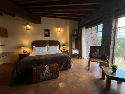 Hotel Chocolate Suites - Airport Shuttle