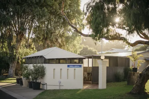 Bayview Motel - 주차장