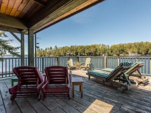 Sunset Dreams A Lovely 4 Bed 3 Bath Family Cottage on Lake Rosseau