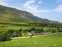 Snowdonia Mountain Lodge Hotels in Llanberis