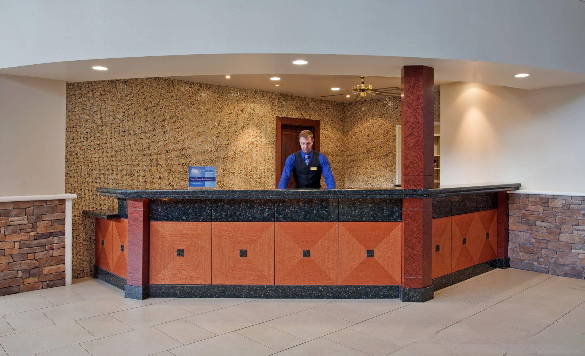 Radisson Hotel Lenexa Overland Park