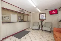 Red Roof Inn Starkville - University فنادق في Oktibbeha County