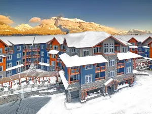 Blackstone Mountain Lodge by Clique