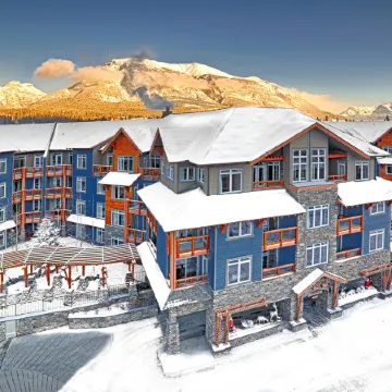 Blackstone Mountain Lodge by Clique