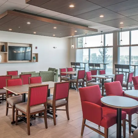 Holiday Inn Express & Suites WEST OMAHA - ELKHORN by IHG