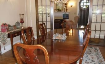 Daisy Hill Bed and Breakfast - Housity