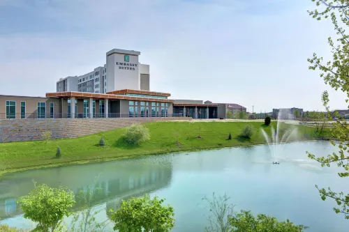 Embassy Suites by Hilton Plainfield Indianapolis Airport - Airport Shuttle