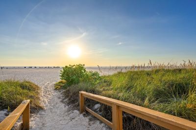 View from Hotel Gullwing #1002 3Br Beachfront W/ 180 View 3 Bedroom Condo Photo