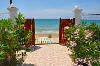 Beachfront Vacation Home "eftichia"