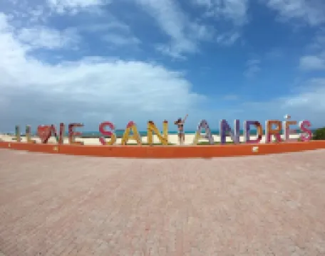 Green Sea Villa Helen Inn Located at Kilometer 4 Circunvalar