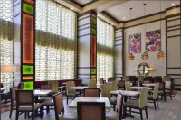 Hampton Inn & Suites Dallas Market Center - 2-Star