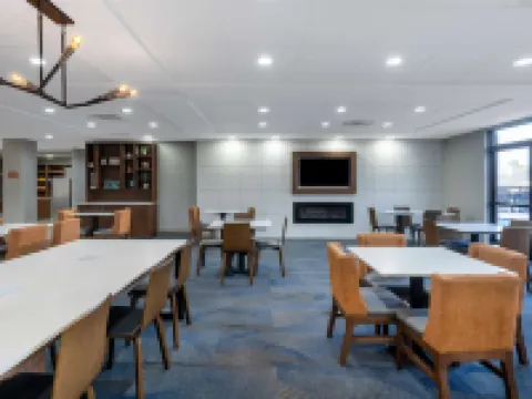 La Quinta Inn & Suites by Wyndham-Albany GA Hotels in Dougherty County