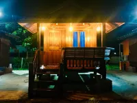 We Care Resort Hotel di Wichian Buri