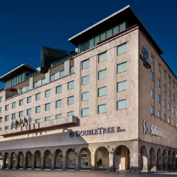 DoubleTree by Hilton Guadalajara Centro Historico Отели рядом с достопримечательностью «Стадион «Халиско»»