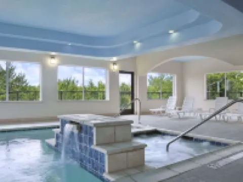 Ramada by Wyndham South Waco Hotels in Hewitt