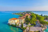 Spiaggia Azzurro -Lakeside with Terrace - Happy Rentals
