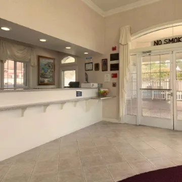 Travelodge by Wyndham Redding CA