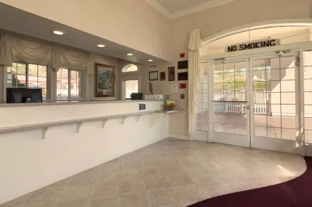 Travelodge by Wyndham Redding CA