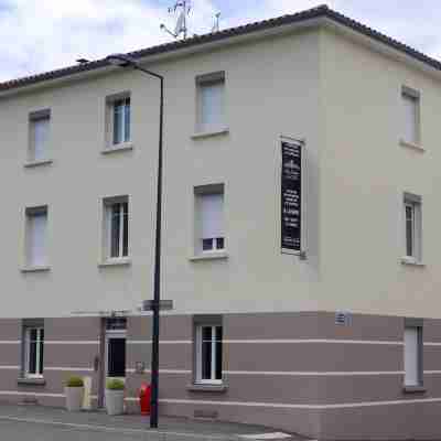 Aux Jardins de L'Isle Hotel Exterior