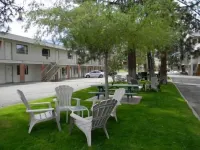 Beachside Motel Hotels in Penticton