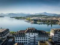 Hotel Schweizerhof Luzern Отели рядом с достопримечательностью «Часовенный мост»