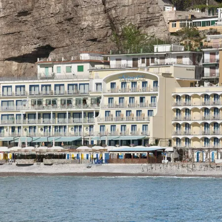 Alimuri Bay Resort