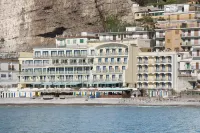 Alimuri Bay Resort - parking