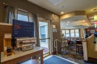 Holiday Inn Express & Suites PITTSBURGH AIRPORT by IHG - breakfast